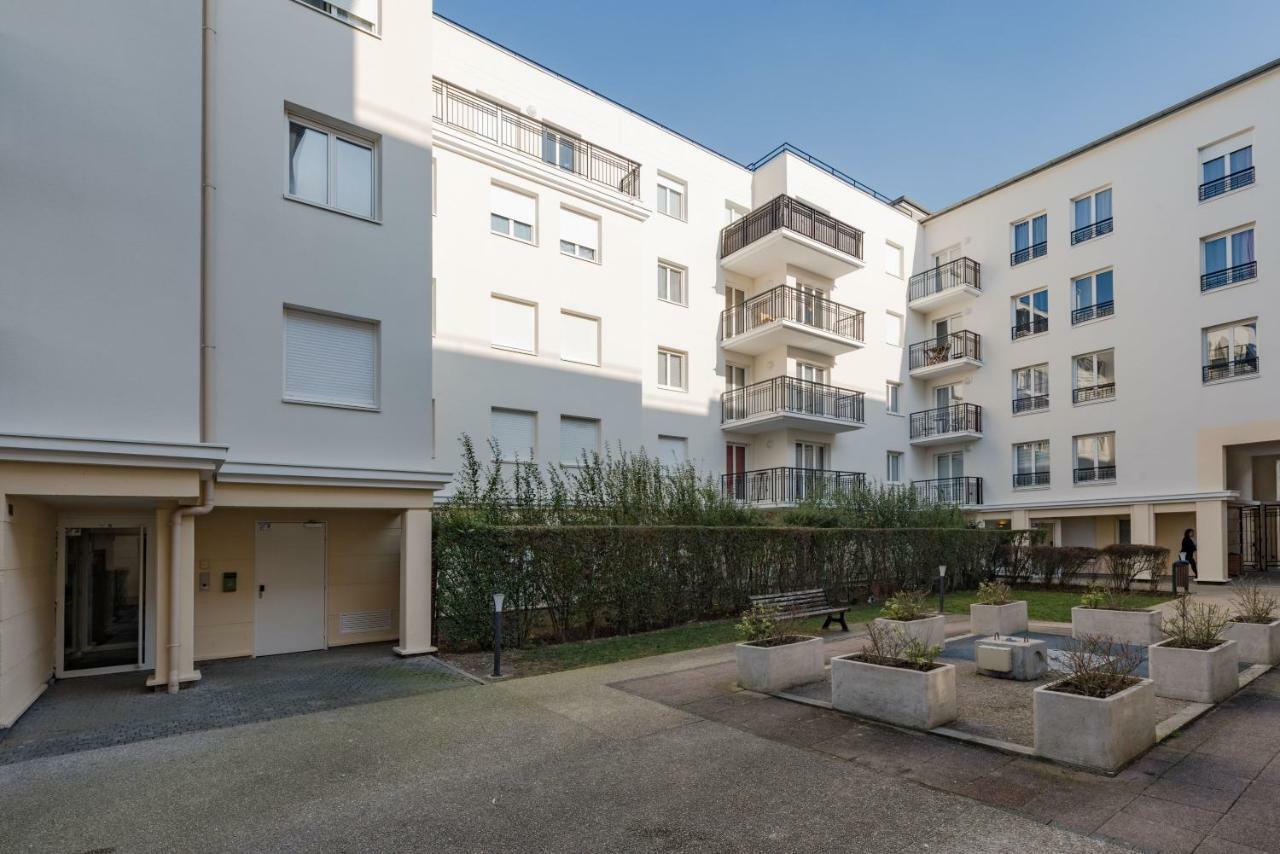 Standing Apartment In Disneyland Bmyguest Serris Exteriör bild